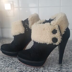 Uggs Australia Georgette Black Suede Boots